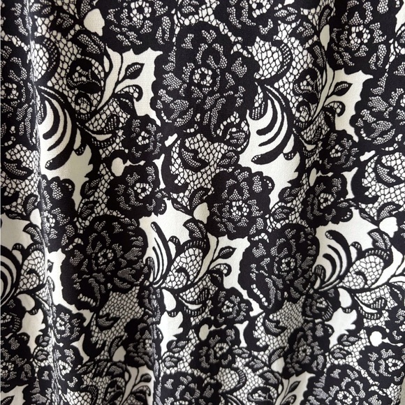 White House Black Market Choker Top NWT Size M Sleeveless Goth Floral Office - Picture 9 of 14